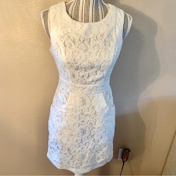 Tart Dresses & Skirts - NEW Tart Lace Mini Dress White Small Sleeveless Front Pockets Back Zipper Boho